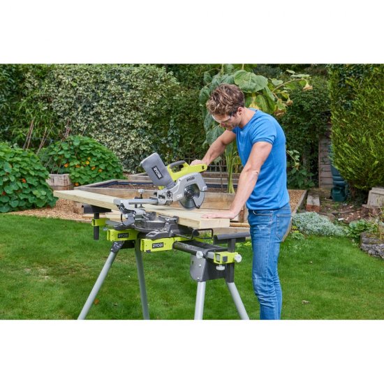 Аккумуляторная торцовочно-усовочная пила Ryobi ONE+ R18MS216-0