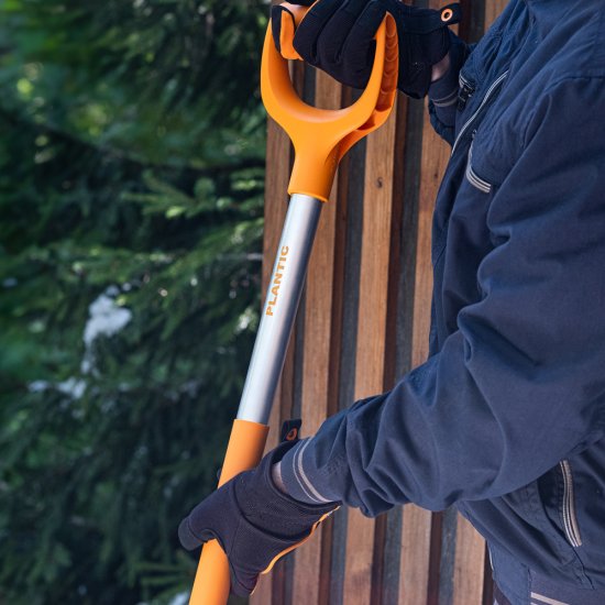 Лопата снеговая Plantic SnowLight полипропилен с алюминиевым черенком 1330х360 мм (12001-01)