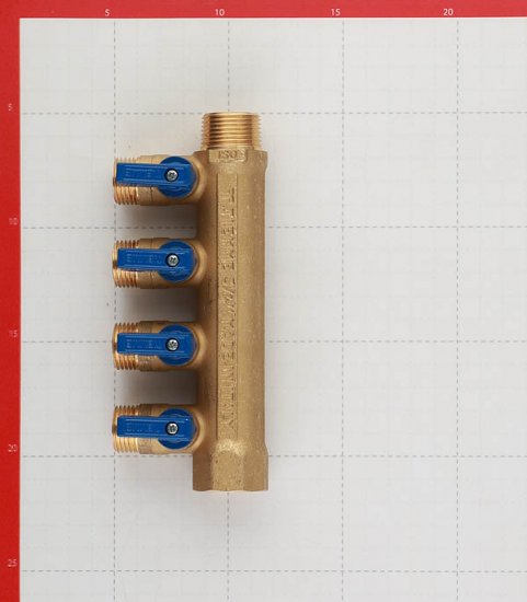 Коллектор Tiemme 3/4 ВР(г) х 4 выхода 1/2 НР(ш) ЕК х 3/4 НР(ш) с шаровыми кранами (1820039/1820016)