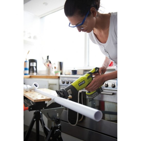 Аккумуляторная сабельная пила Ryobi ONE+ RRS1801M