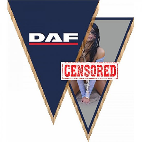 Треугольный автомобильный вымпел SKYWAY DAF с девушкой
