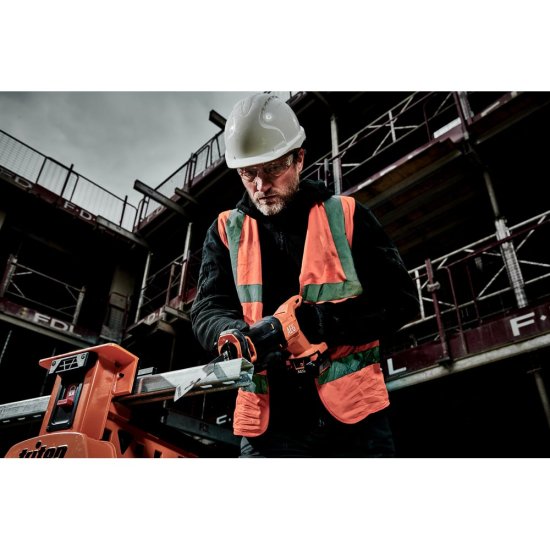 Сабельная пила AEG BUS18C2-0