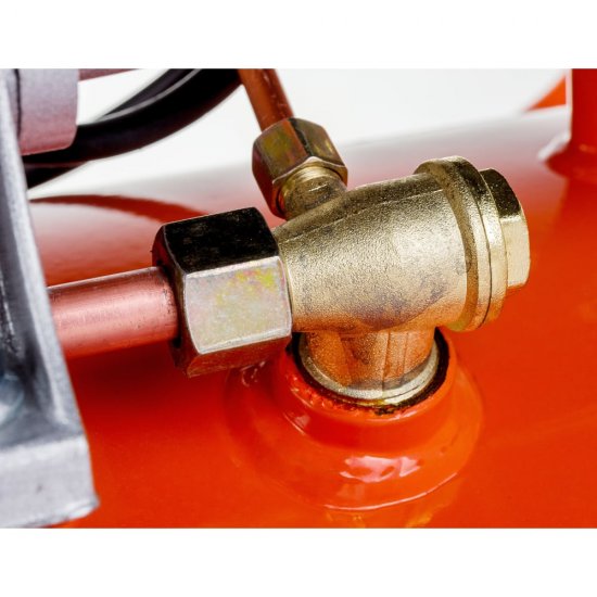 Поршневой масляный компрессор Gigant LAS 50/1800