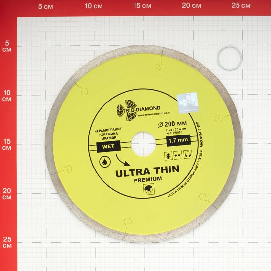 Диск алмазный по керамограниту Trio-Diamond Hot Pres 200x25,4x1,7 мм сплошной мокрый рез (UTW505)