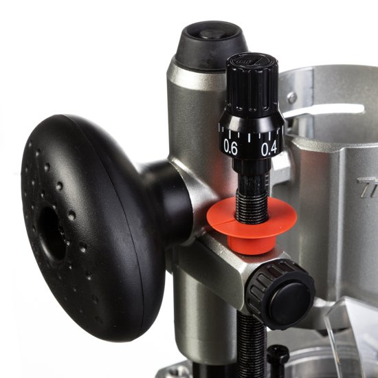 Фрезер электрический Makita RT0700CX2 710 Вт