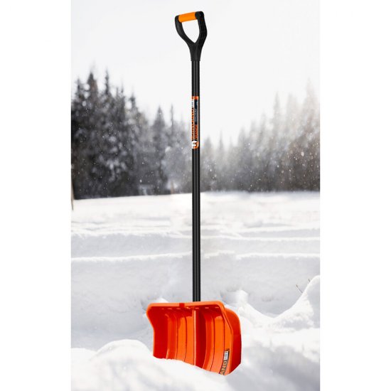 Лопата снеговая Finland пластиковая с деревянным черенком 1500х550 мм (1731-Ч)