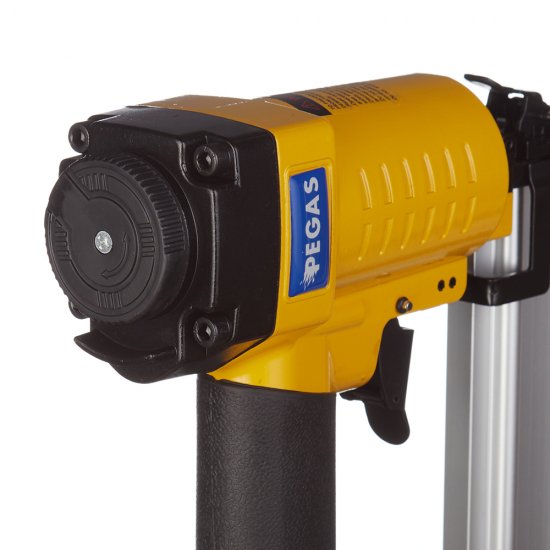Гвоздезабивной пистолет пневматический Pegas Pneumatic F50-C 1/4 (1017)