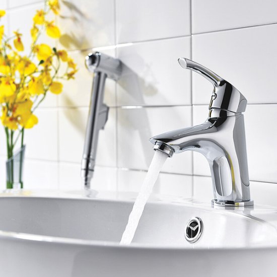 Смеситель для раковины с гигиеническим душем Lemark Plus Strike хром однорычажный (LM1116C)