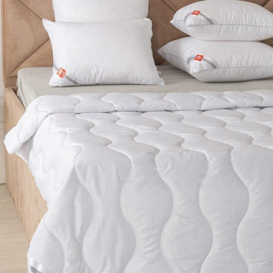 Одеяло всесезонное 1,5-спальное синтетическое волокно Kariguz (БЛАК21-3-2)