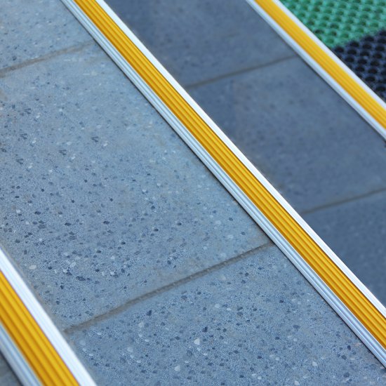 Тактильная лента ПВХ в алюминиевом профиле 1 м желтая (3 шт.)