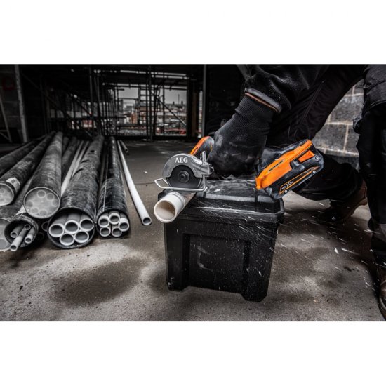 Бесщеточная аккумуляторная универсальная пила AEG BMMS18SBL-0