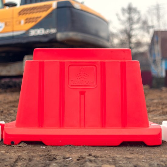 Дорожный блок вставной Экопром 1200 мм 20 л красный