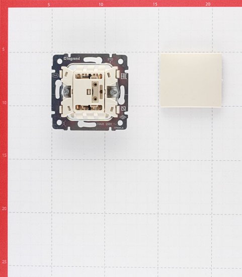 Переключатель Legrand Valena одноклавишный встраиваемый слоновая кость (695608)