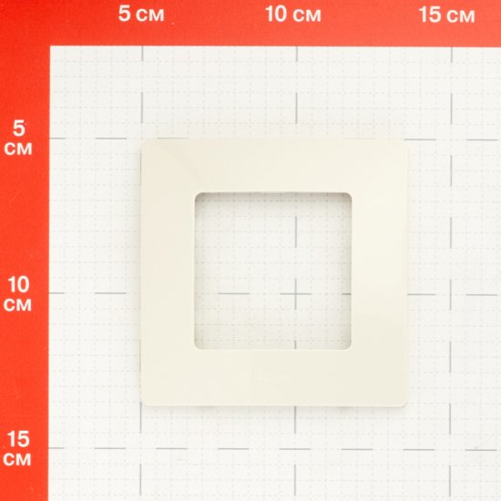 Рамка Legrand Etika одноместная слоновая кость (672511)