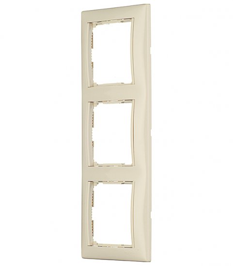 Рамка Legrand Valena трехместная слоновая кость (695633)