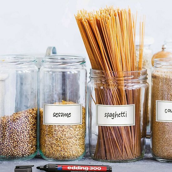 Маркер перманентный Edding 300 красный грифель 1,5-3 мм