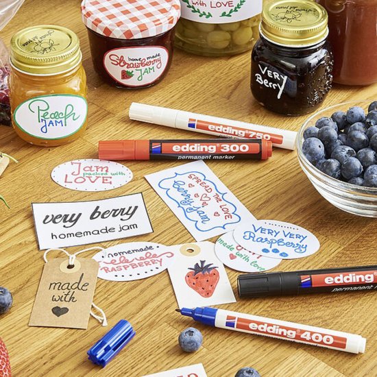 Маркер перманентный Edding 300 красный грифель 1,5-3 мм