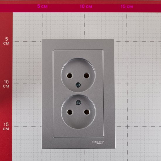 Розетка двойная Systeme Electric AtlasDesign встраиваемая алюминий без заземления (ATN000320)