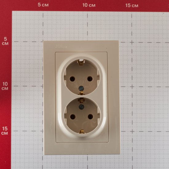 Розетка двойная Systeme Electric AtlasDesign встраиваемая бежевая с заземлением (ATN000224)