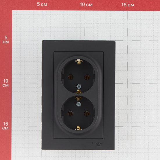 Розетка двойная Systeme Electric AtlasDesign встраиваемая карбон с заземлением (ATN001024)