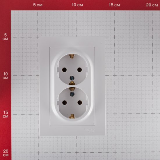 Розетка двойная Systeme Electric AtlasDesign встраиваемая белая с заземлением (ATN000124)
