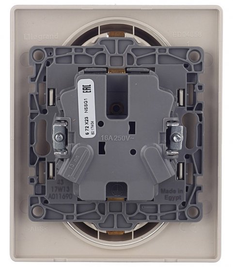 Розетка Legrand Etika встраиваемая слоновая кость (672323)