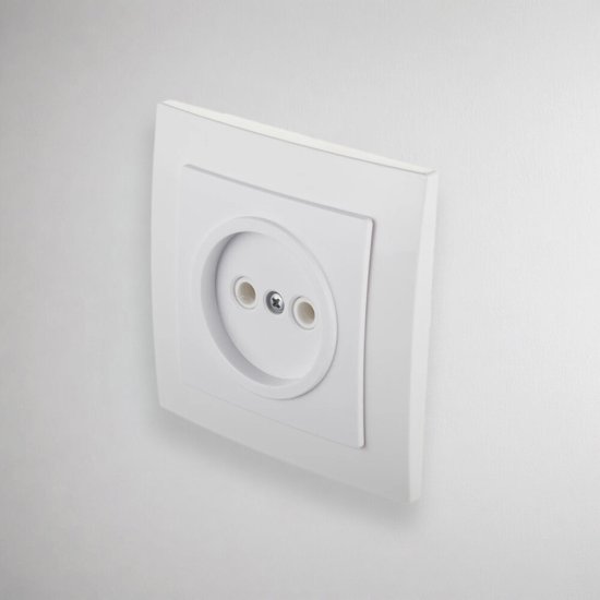 Розетка Svet встраиваемая белая (0216-00011)