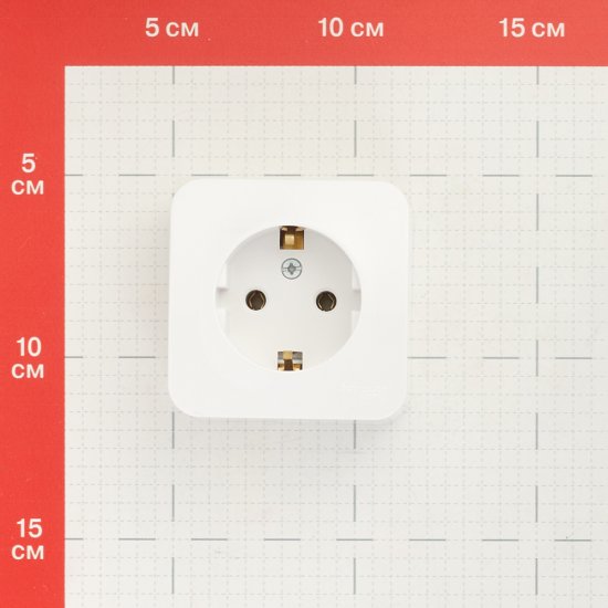 Розетка Systeme Electric Blanca накладная белая с заземлением (BLNRA010111)