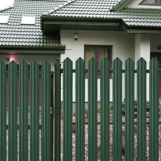 Евроштакетник односторонний М-образный 0,4 мм 100х2000 мм зеленый RAL 6005 фигурный срез