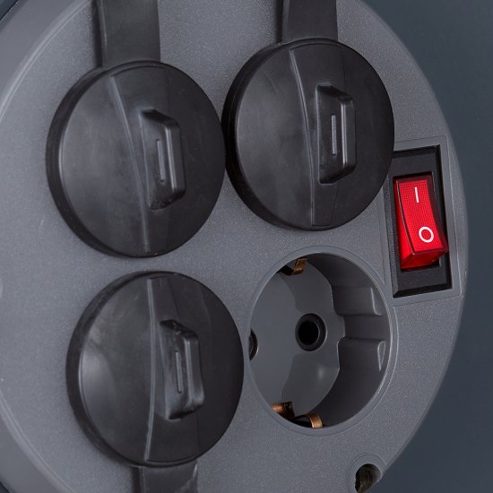 Удлинитель Партнер Электро с заземлением 50 м на катушке металл 3,5 кВт 4 розетки ПВС 3х1,5 кв.мм IP44