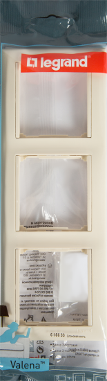 Рамка для розеток и выключателей Legrand Valena 3 поста цвет слоновая кость