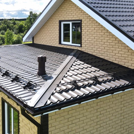 Металлочерепица 1,18х2,25 м 0,5 мм Grand Line Классик темно-коричневая RR 32 satin