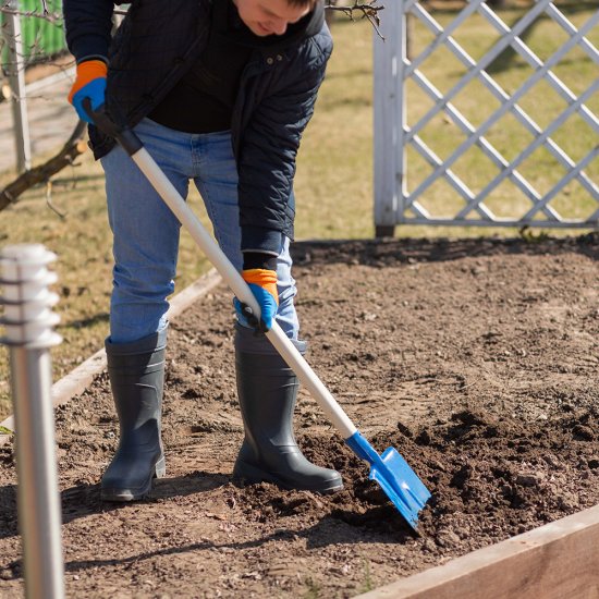 Лопата штыковая Павловская Заря стальная усиленная садовая с деревянным черенком 1000 мм (155652)
