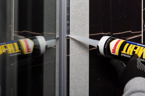 Герметик силиконовый Момент Гермент санитарный прозрачный 280 мл уксусный