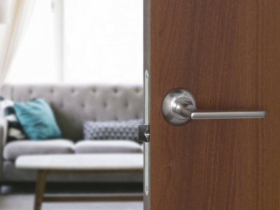 Ручка дверная на розетке Фабрика Замков A 101 алюминий гальваническое покрытие цвет матовый никель