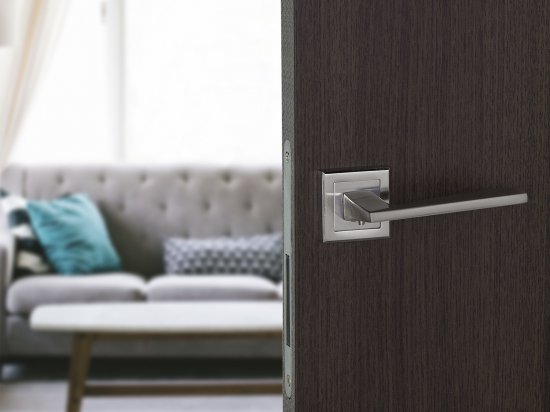 Ручка дверная на розетке Фабрика замков A 201 алюминий гальваническое покрытие цвет матовый никель