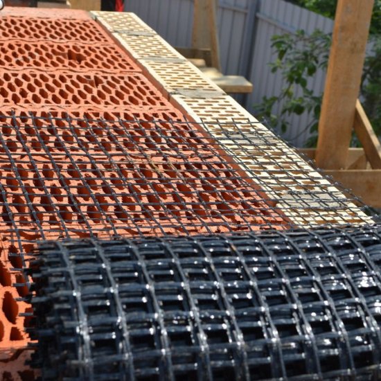 Сетка кладочная базальтовая 25х25 мм 50/50 кН/м 1х50 м рулон