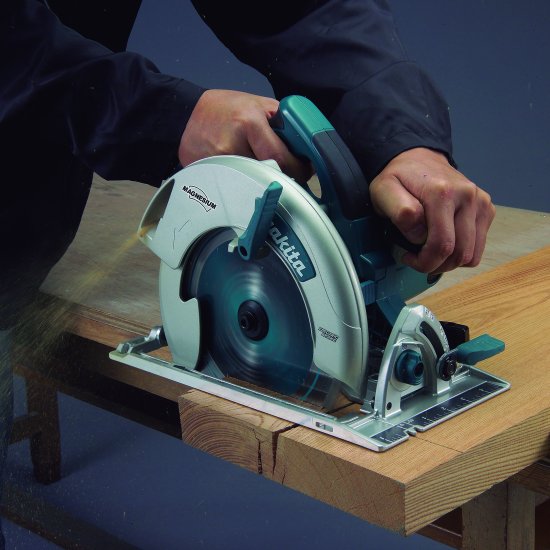 Циркулярная пила Makita 5008MG, 1800 Вт, 210 мм