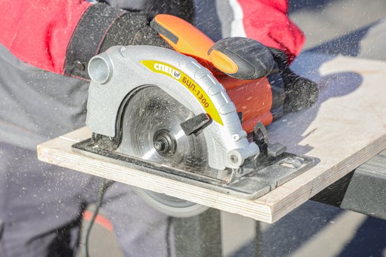 Циркулярная пила Спец БЦП-1300, 1550 Вт, 185 мм