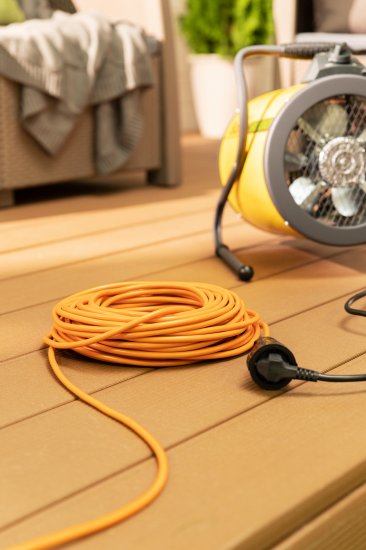 Удлинитель-шнур садовый 1 розетка с заземлением 3x1 мм 25 м 2200 Вт цвет оранжевый