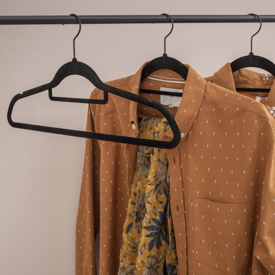 Плечики Spaceo 45 см пластик с флоковым покрытием цвет чёрный 4 шт