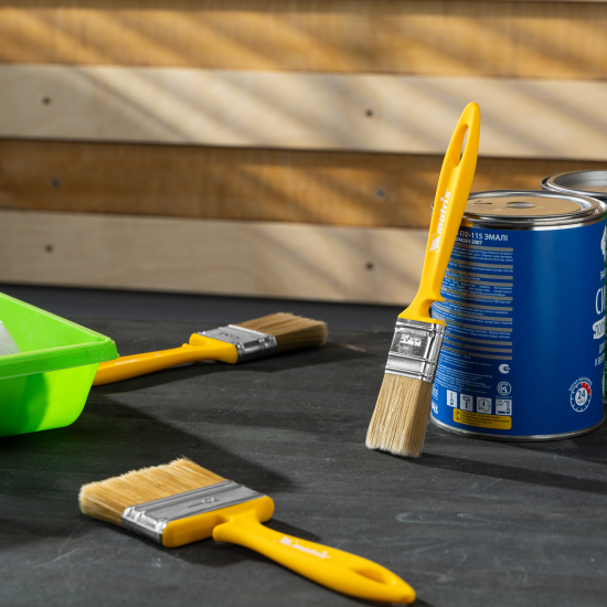 Кисть плоская для лаков 35 мм Matrix синтетическая щетина