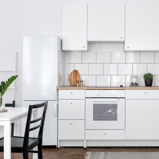 Эмаль аэрозольная для бытовой техники Luxens глянцевая цвет белый 520 мл