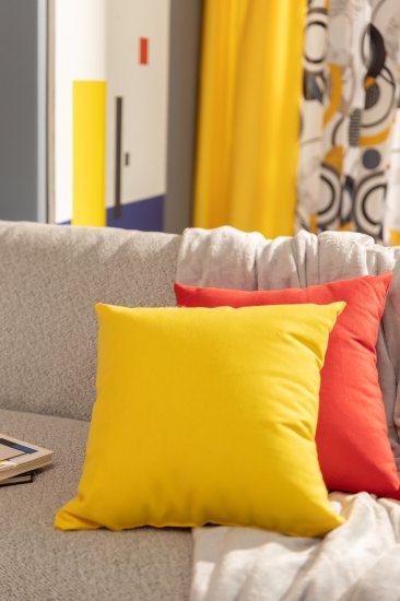 Подушка Inspire Яркость Banana4 40x40 см цвет желтый