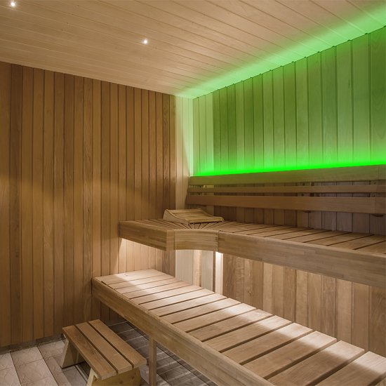 Гибкий неон термостойкий Apeyron SMD2835 24В 13 мм 5м 14.4 Вт/м 120диод/м IP68 зеленый свет