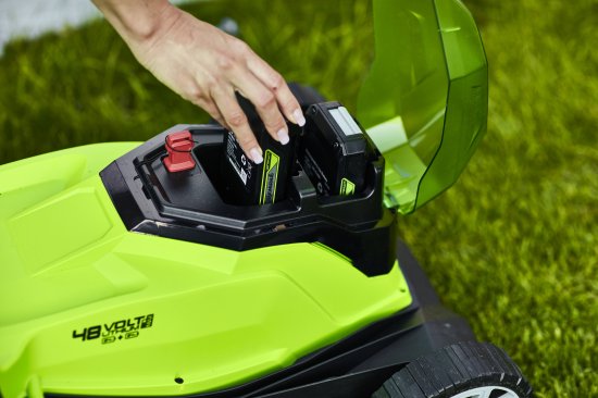 Газонокосилка аккумуляторная GreenWorks 2512607UD 48 В 41 см 2x4 Ач АКБ и ЗУ входит в комплект