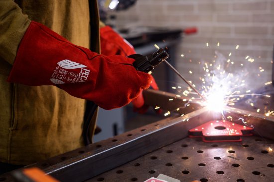 Сварочный аппарат инверторный Ресанта САИ-220ПРО, 220 А, до 6 мм