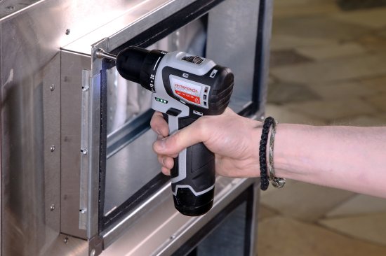 Дрель-шуруповерт аккумуляторная бесщеточная Интерскол ДА-10/12В 687.1.2.70 МиниМАКС, 12 В Li-ion 2x1.5 Ач