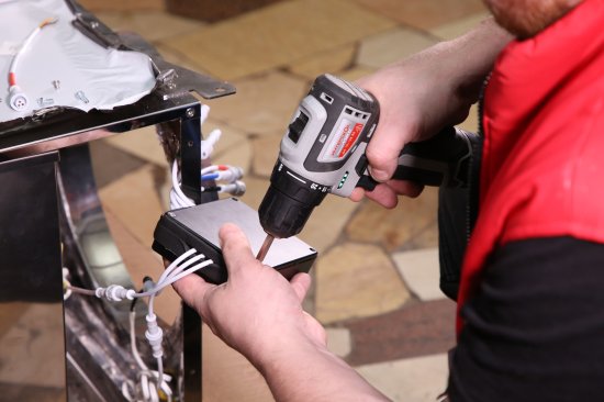 Дрель-шуруповерт аккумуляторная бесщеточная Интерскол ДА-10/12В 687.1.2.70 МиниМАКС, 12 В Li-ion 2x1.5 Ач