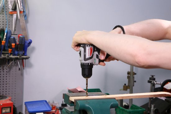 Дрель-шуруповерт аккумуляторная бесщеточная Интерскол ДА-10/12В 687.1.2.70 МиниМАКС, 12 В Li-ion 2x1.5 Ач